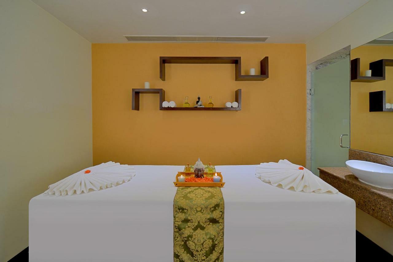 Radisson Hotel Agra アーグラ エクステリア 写真